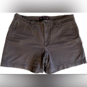Gloria Vanderbilt brown shorts- relaxed fit. Women’s size 14